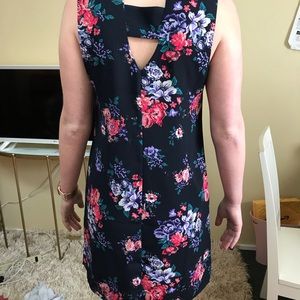 Navy flower dress!